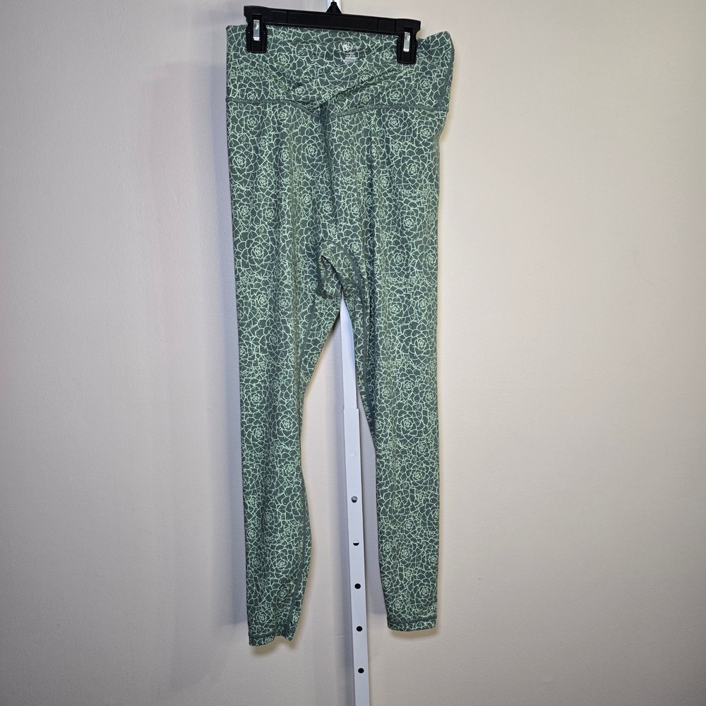 Buff Bunny Collection Women's Green Floral Print athletic Leggings -‎ Size Large